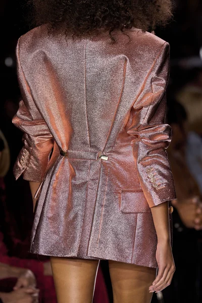 Look 37